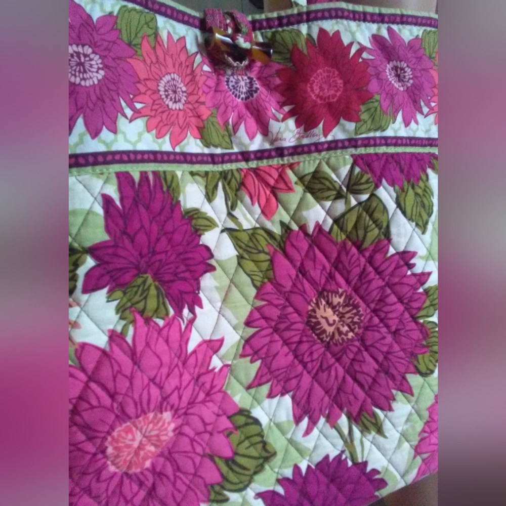 BNWOT SHOULDER/ TOTE BAG VERA BRADLEY BEAUTIFUL QUILT W FLOWERS PINK WHITE GREEN - Picture 6 of 6